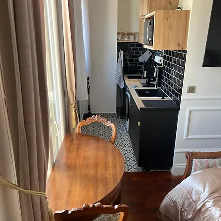 Apartament Charming *